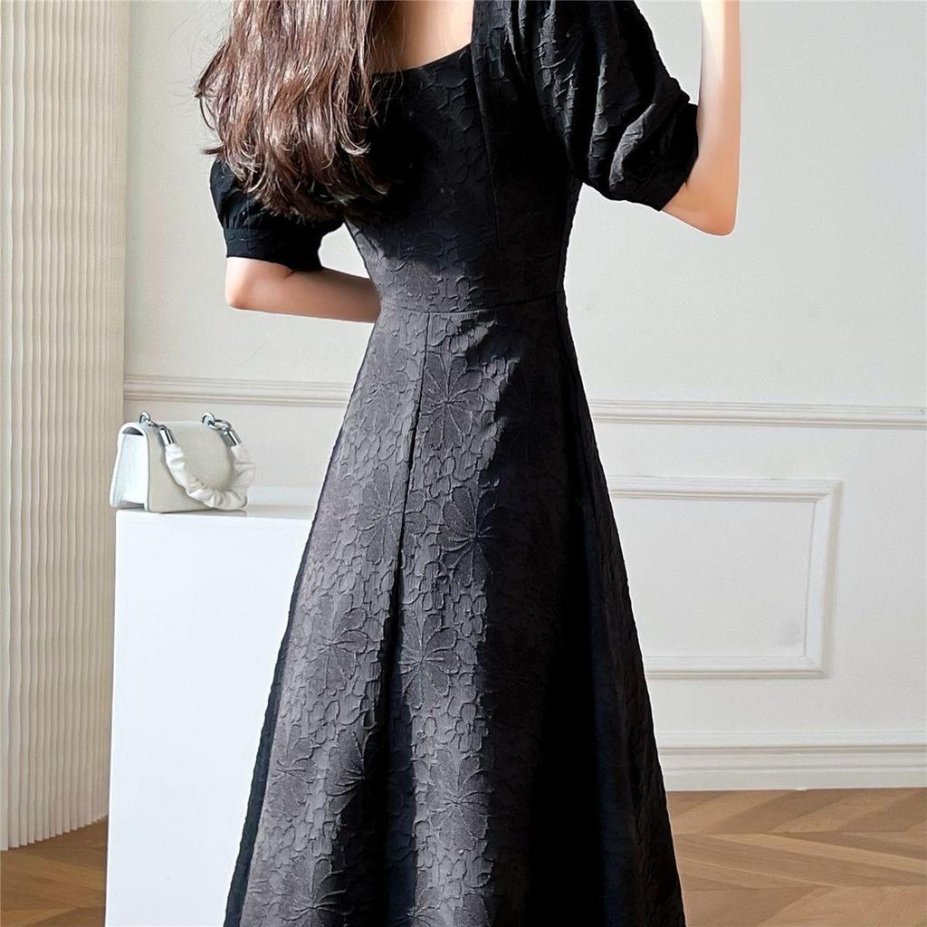 White French Summer 2026 Retro Puff Sleeve Square Neck Dress with Cinched Waist