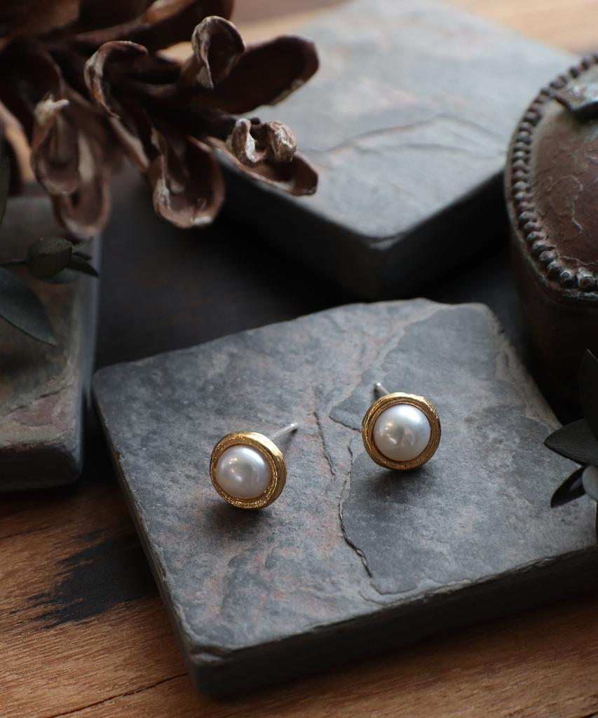 Iris Memory-Hope Only You Pearl No. 9 Earrings-Gold White