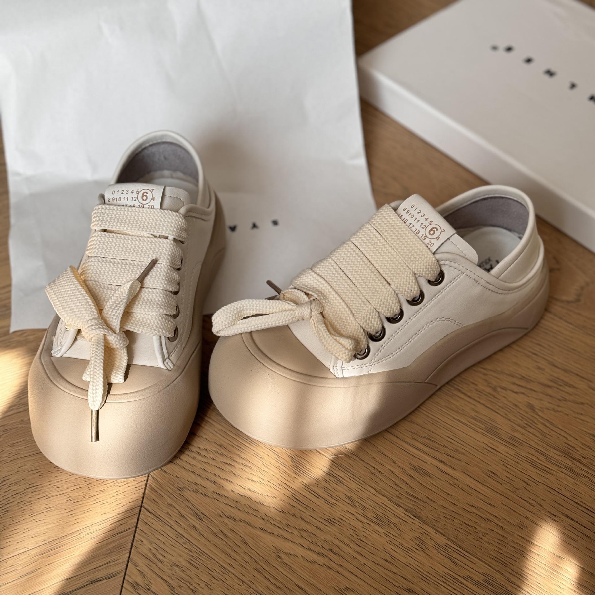 

Little white shoes board shoes women s 2025 new casual platform bread shoes women s shoes spring and summer versatile sports shoes women ins 40