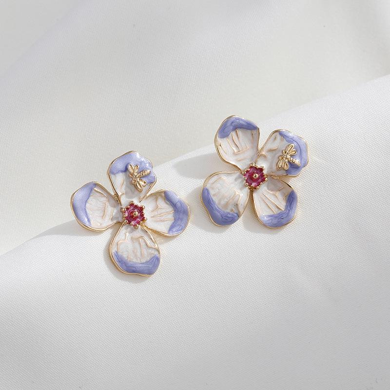 

Violet Bee Flower Style S925 Silver Stud Earrings for Women