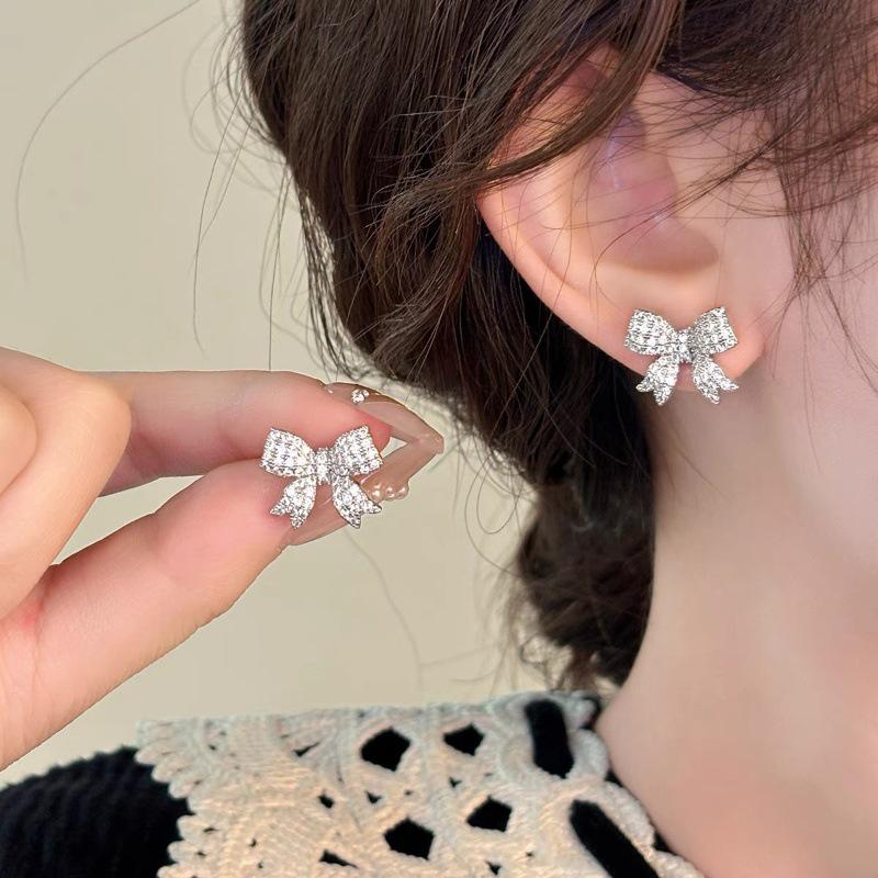 Women s High-End Diamond Bow Stud Earrings - Trendy, Elegant Fashion