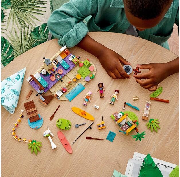 LEGO Friends 41700 Luxury Beach Camping