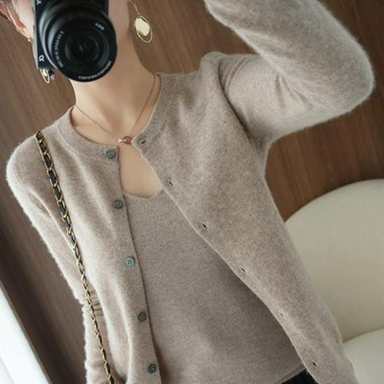 Women's Loose Plus Size Pure Wool Cardigan - Round Neck, Long-Sleeve, Anti-Pilling Knitwear for Spring & Autumn
