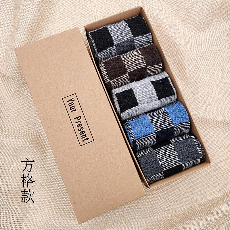 

5 пар мужских шерстяных носков в коробке на зиму, утолщенные теплые носки до середины икры, подарочная коробка мужских носков One size fits all