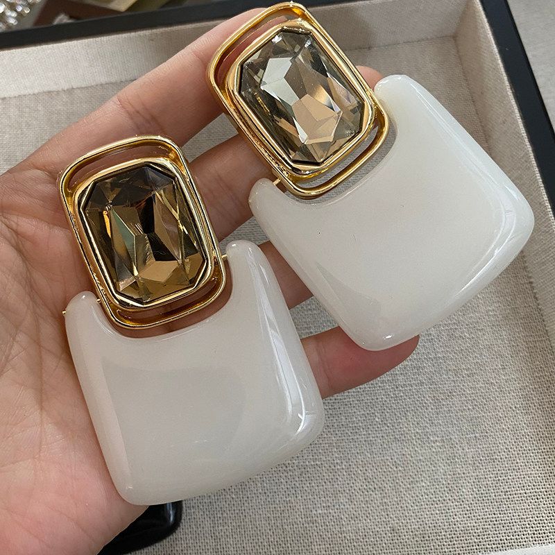 And Unique Earrings, European and American Style, Exaggerated Black and White Square Design, Visual Impact Large Earrings, Ear Accessories, Ear Clips