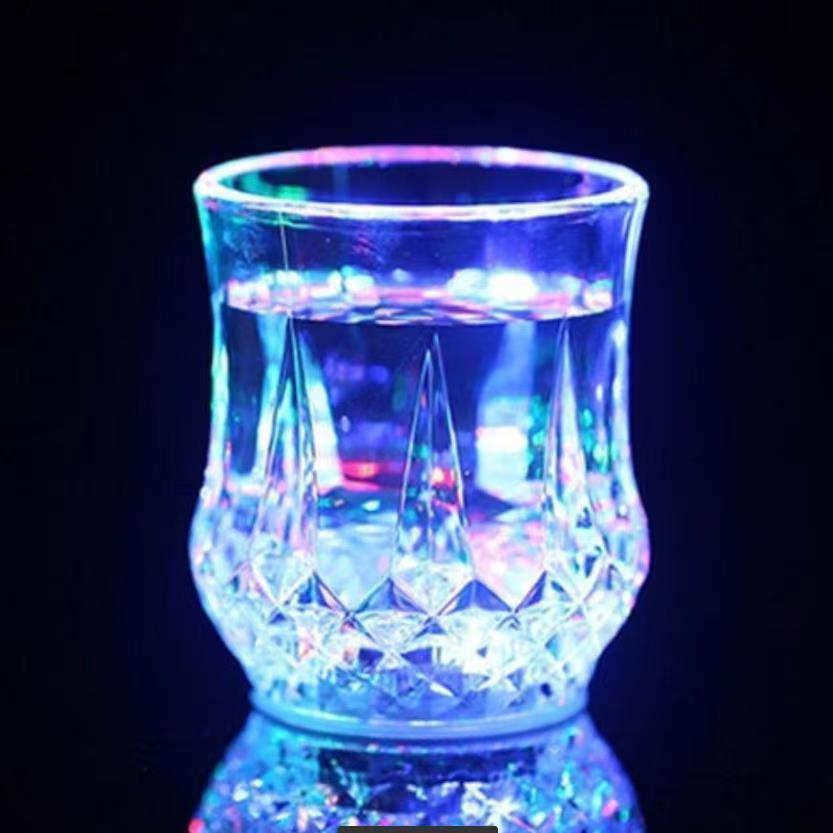 

Acrylic Luminous Cup Water Pouring Induction Shining Plastic Magic Color Changing Glass Plastic Party Bar Skull Beer Mug 401-500ml