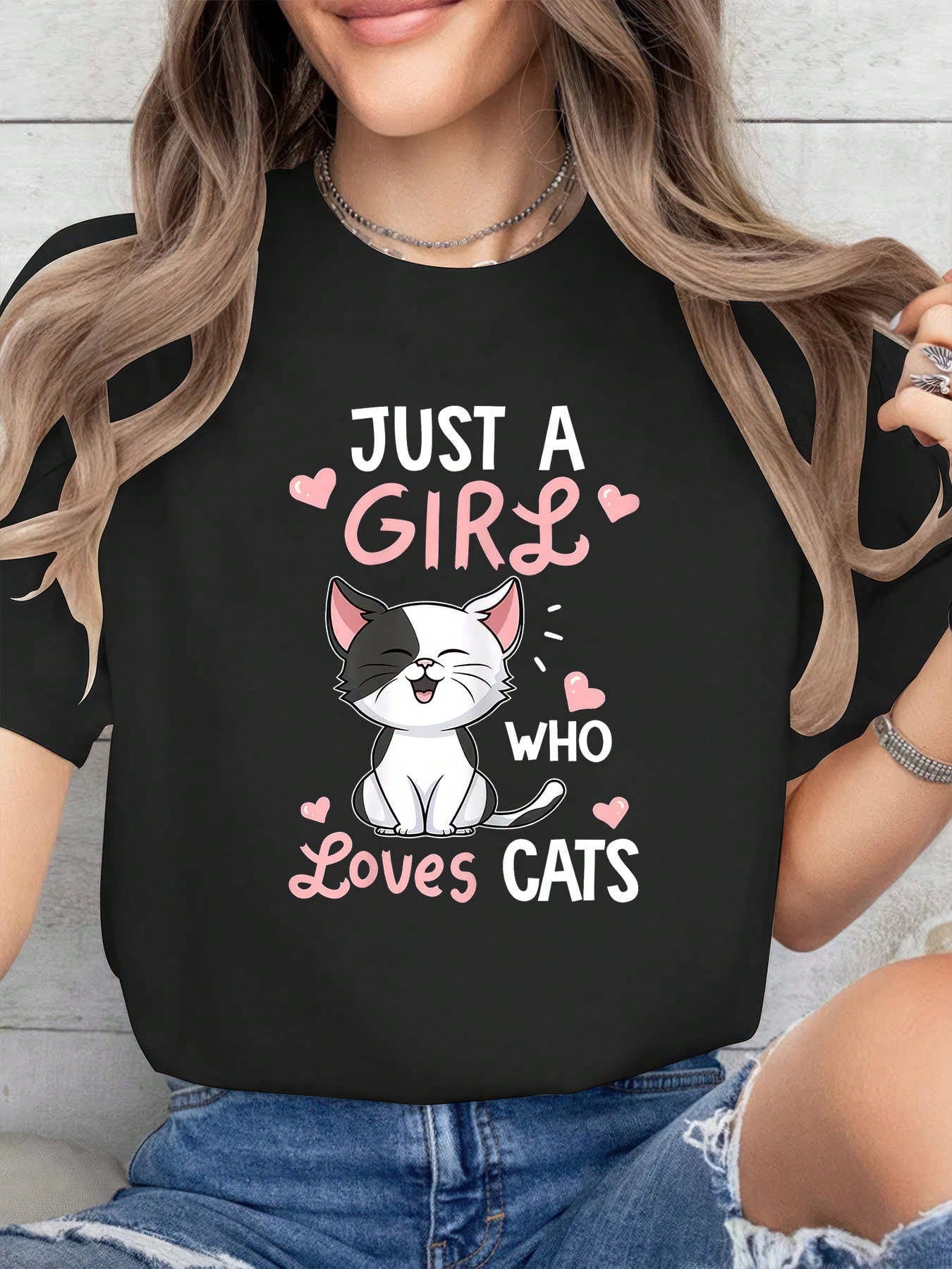 Cute Cat Girl Who Loves Cats Graphic T-shirt XXL