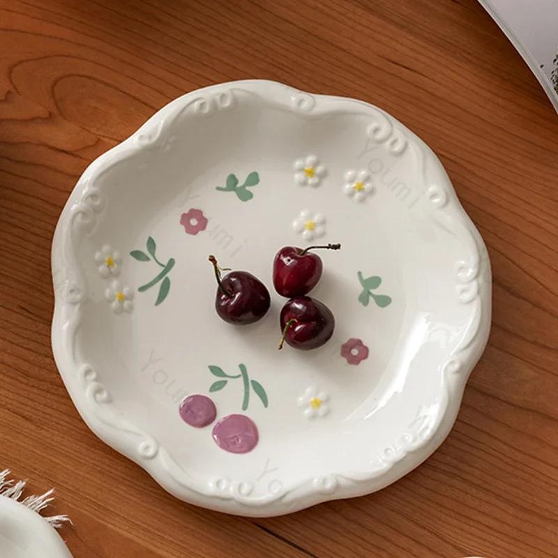 Light Luxury Relief Ceramic Plate Sweet Lovely Dessert Salad Plate Delicious Dishes Dining Plates Exquisite Tableware Rice Bowls