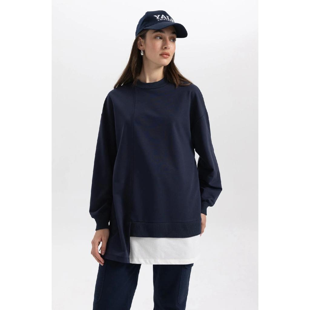 Bluza-tunika z okrągłym dekoltem i regularnym krojem