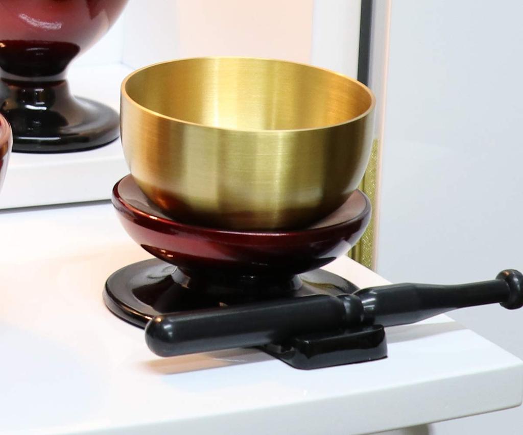 Konohana Large" 5-Piece Buddhist Altar Set (Five Buddhist Altar Accessories + Bell) In a Wine Gradient