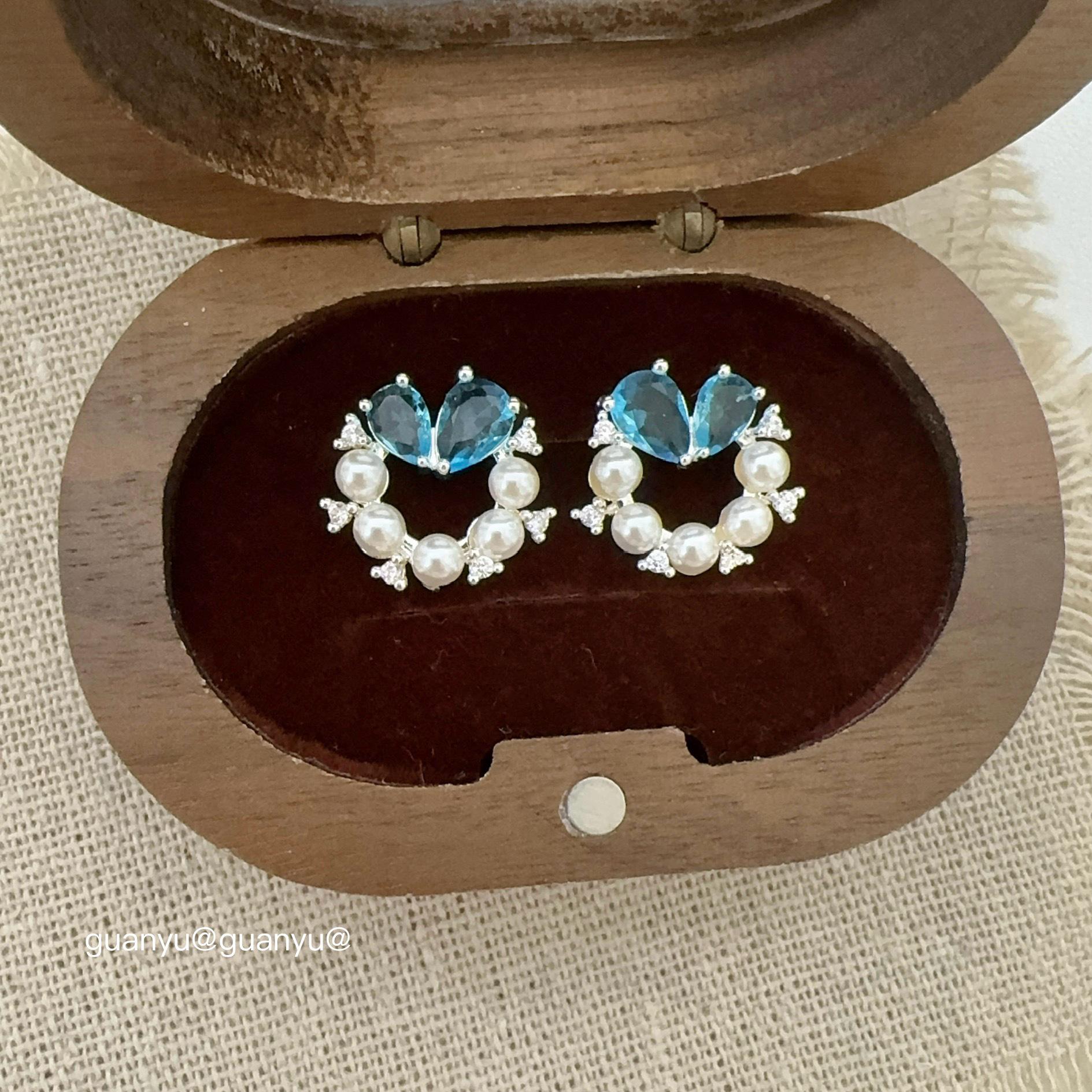 

Шикарные серьги-пусеты в форме сердца с цирконами и жемчугом - Милые, универсальные, роскошная мода для женщин