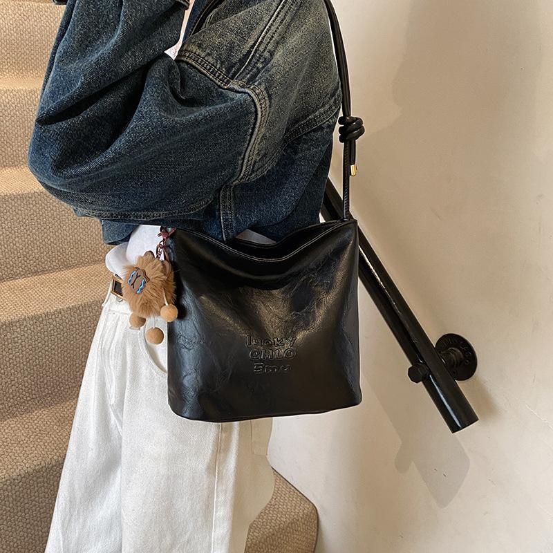 

Нішева ретро сумка Maillard, жіноча, 2024, нова осінь і зима, універсальна сумка-месенджер, сумка-відро на одне плече під пахвами чорний