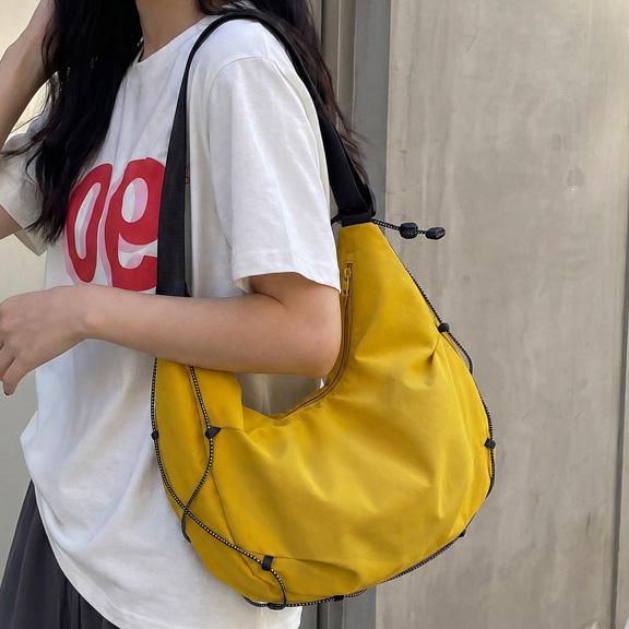 2026 Women's Versatile Casual College Crescent Dumpling Crossbody Bag