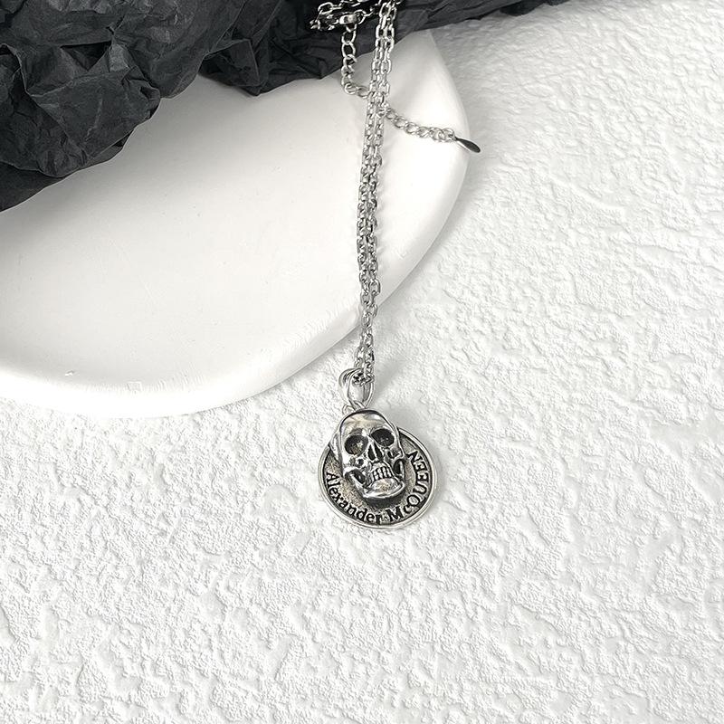 

Vintage Dark Personality Collarbone Chain Skull Coin Niche Design Punk Hip Hop Street Necklace Female