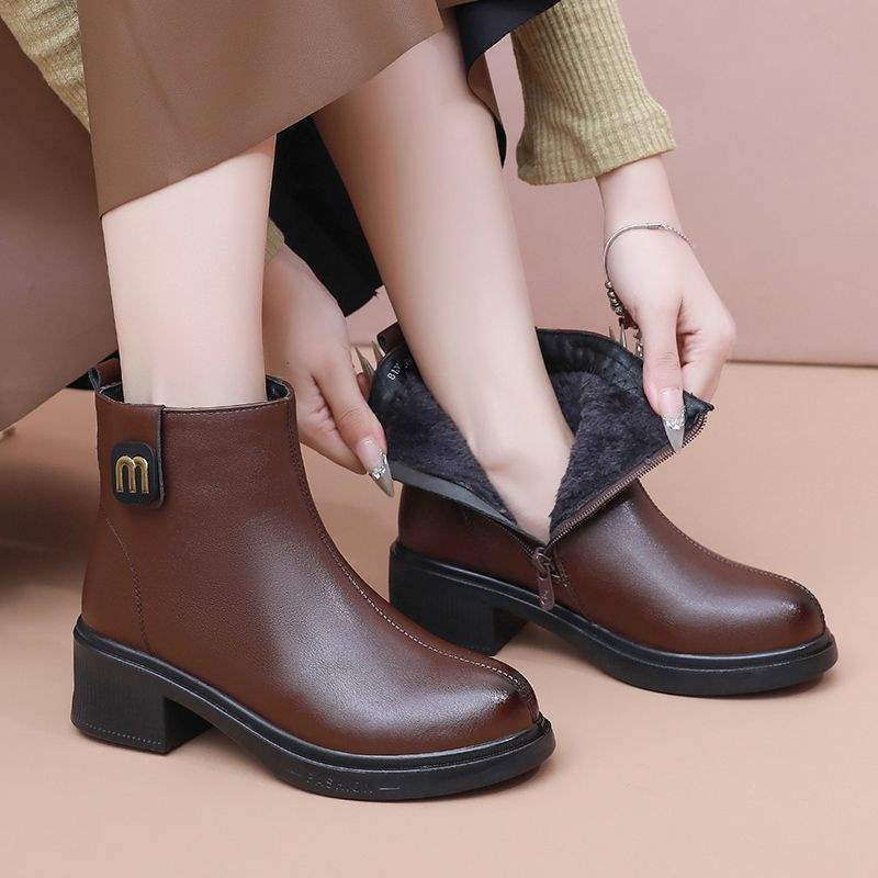 

Мамины хлопковые туфли женские из мягкой кожи на мягкой подошве осенне-зимние на толстом каблуке короткие ботинки теплые ботинки на среднем каблуке бархатные кожаные туфли для среднего возраста и 41 коричневый