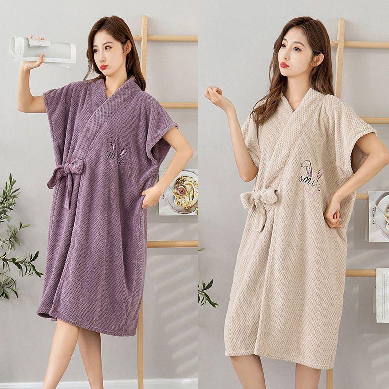 Baderock aus Korallensamt für Damen, weich, saugfähig, verdickt mit Einfassung, um die Brust gewickeltes tragbares Badetuch für Erwachsene