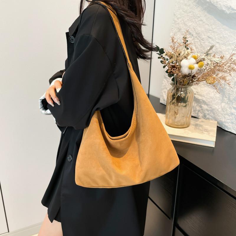Large Capacity Stylish Vintage Suede Shoulder Bag For Women In Classic Black And Brown Tones Ideal For Everyday Use