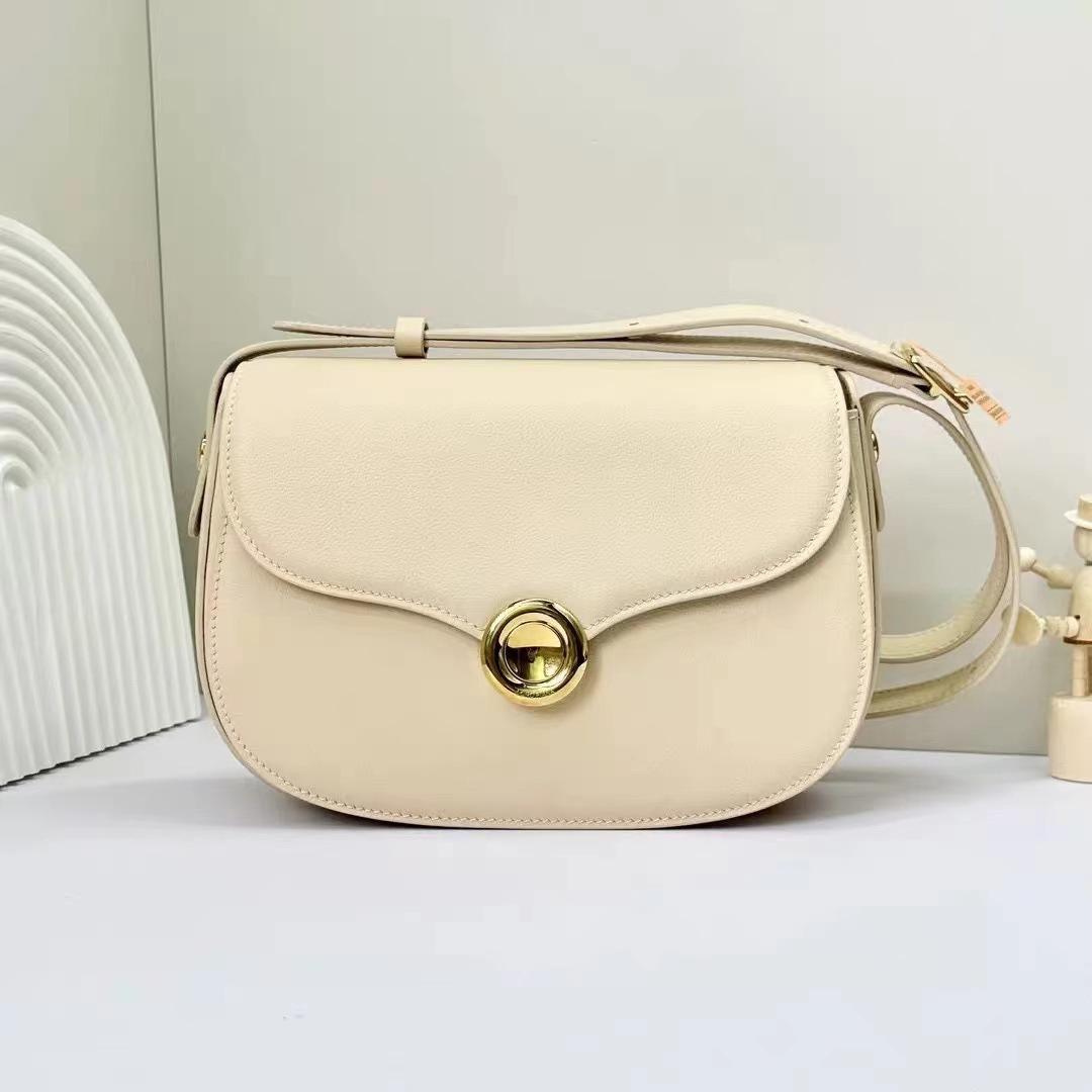 

Сумка-седло, наплечная сумка-мессенджер, женская новая летняя универсальная женская нишевого дизайна 23*16*8cm белый