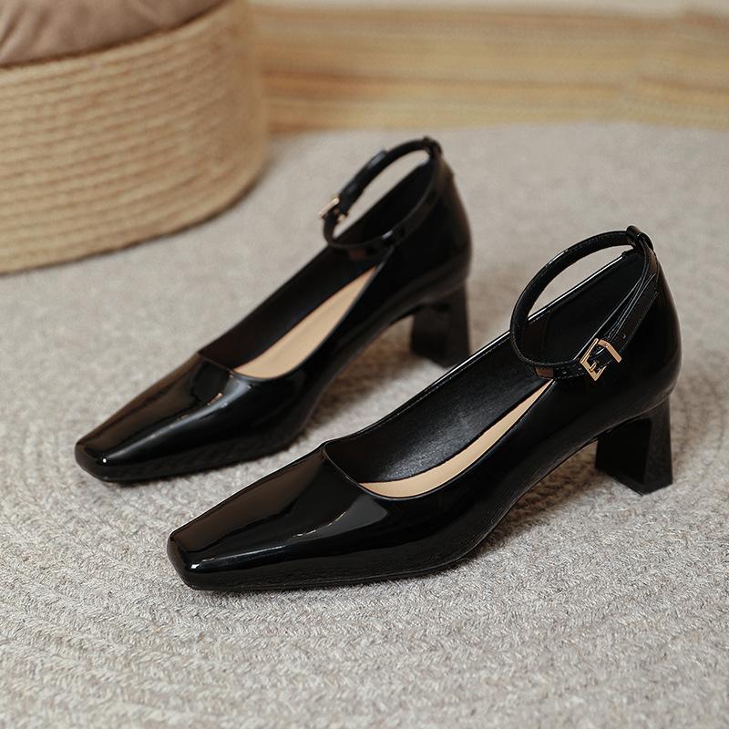 Red High Heels Thick Heel Not Tired Feet 2025 New Temperament OL Dress Professional Work Shoes Square Head Shallow Mouth Single Shoes
