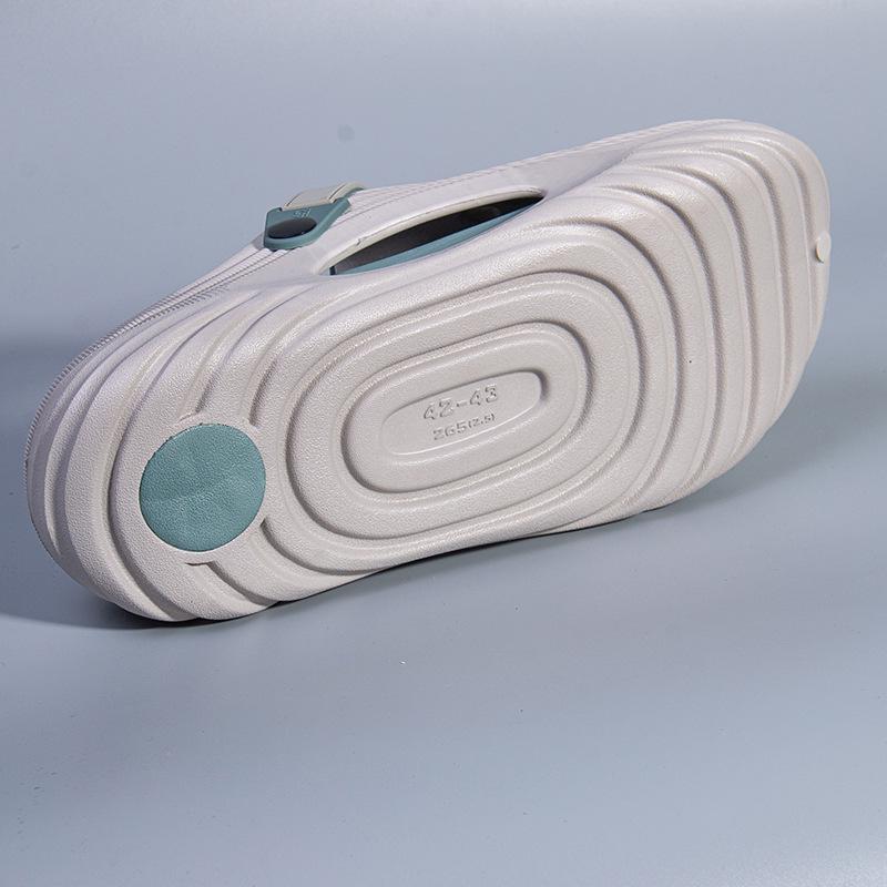 2025 Men's Sport Sandals: Summer Outdoor Beach Shoes with Thick Soles and Closed-Toe Design