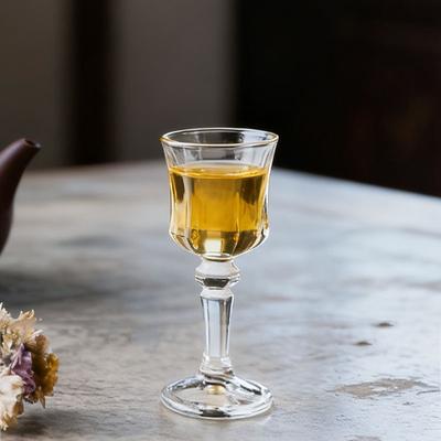2pcs Creative Exquisite Wine Cup Luxury Wine Glasses Drinking Glasses Bar Cocktail Glass Drinkware Small Wine Glass Spirits Cup
