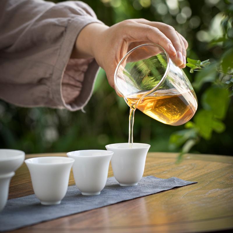 Muton Fat Jade Porcelain Fast Guest Cup, One Pot of Four Cups, Outdoor Filter Tea Infuser, White Porcelain Portable Travel Tea Set Set