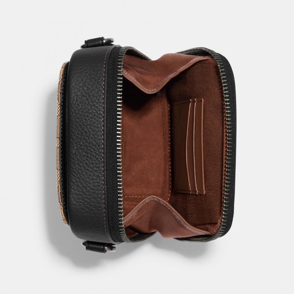 Coach Stanton Transversal em Jacquard Signature Prata Carvão Preto