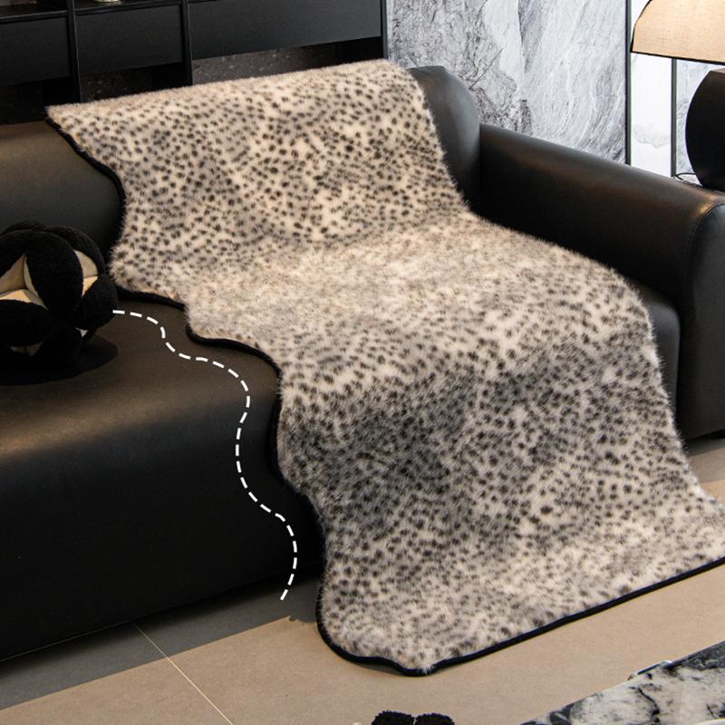 Americký Sametový Polštář na Pohovku s Leopardím Vzorem Vysoce Kvalitní Nepravidelný Potah na Pohovku z Umělé Králičí Srsti Pohodlný Plyšový Ručník na Područky