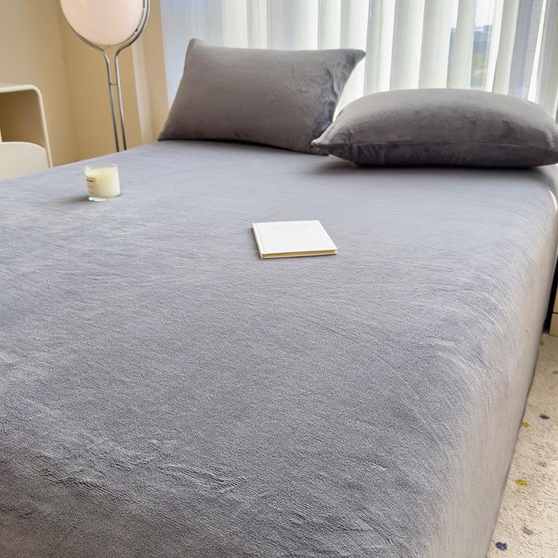 Cozy Flannel Velvet Bed Sheet - Thick, Soft, Solid Color for Autumn/Winter