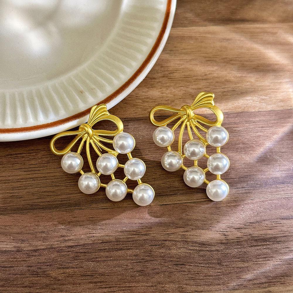 Pearl Earrings Fashion Temperament Elegant Celebrity Style Stud Earrings