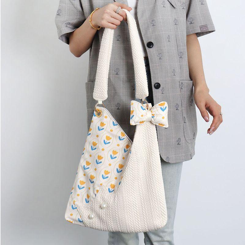 

Su Xiaota Tulip Cat Early Spring Fresh Tote Bag
