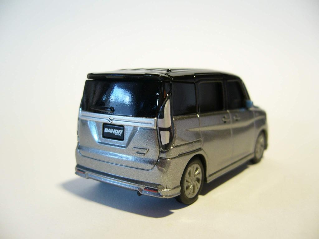 SUZUKI SOLIO Bandit 3rd Generation Miniature Car in Premium Silver Metallic with Black Roof (2020-present) Pull-Back Two-Tone