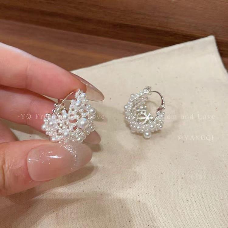 Hollow earrings, stud earrings, unique and beautiful earrings