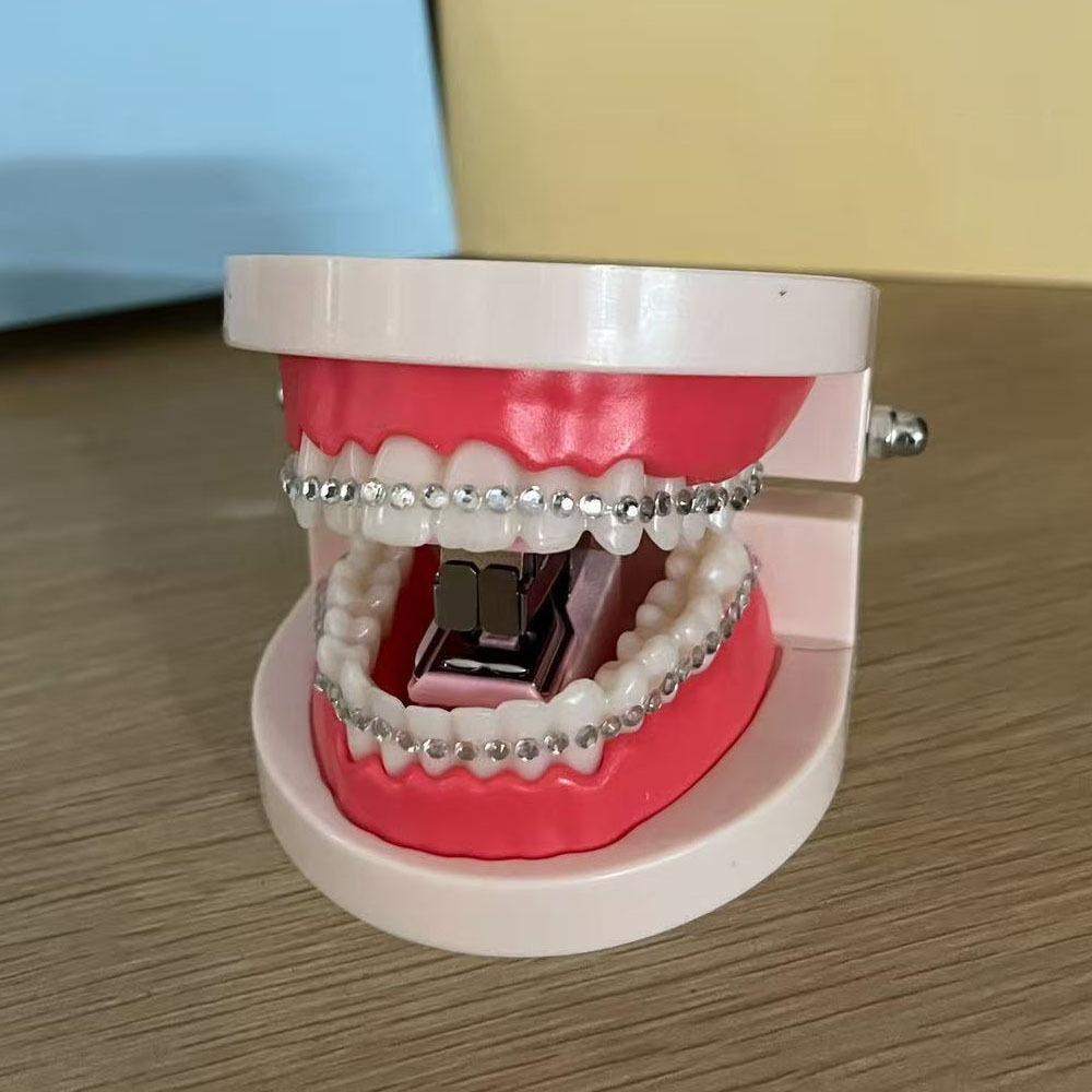 Plastic Denture Shaped Stapler Novelty Prank Mini Stapler Fake Teeth Model Decor Halloween Gift