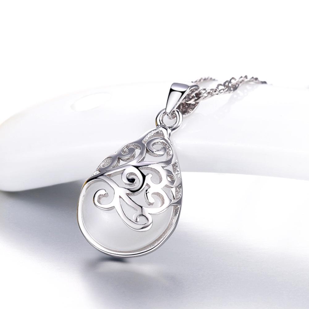 Weihua Silver-Plated Moonlight Cat's Eye Stone Love Pendant Necklace for Women