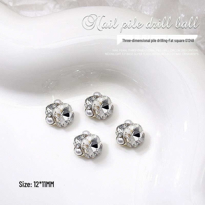 

Internet Celebrity Nail Art: Crystal Diamond Heart & Oval Square Decorations