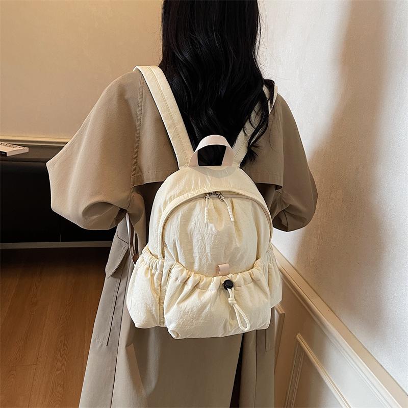 Korean version of large-capacity nylon backpack 2025 autumn new light leisure commuter backpack student bag