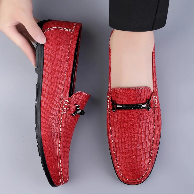 Spring New High Quality Loafers Cracked Leather Business Formal Men Leather Shoes Red Shoes Brand Moccasin Flat Wedding Shoes