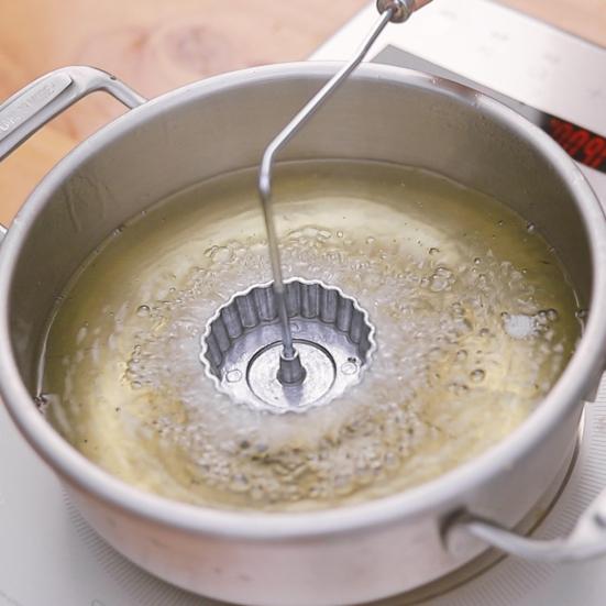 

Yousheng Rosette Iron Maker с ручкой, полая алюминиевая сплавная высокоэффективная форма для вафель Timbale, кухонные принадлежности