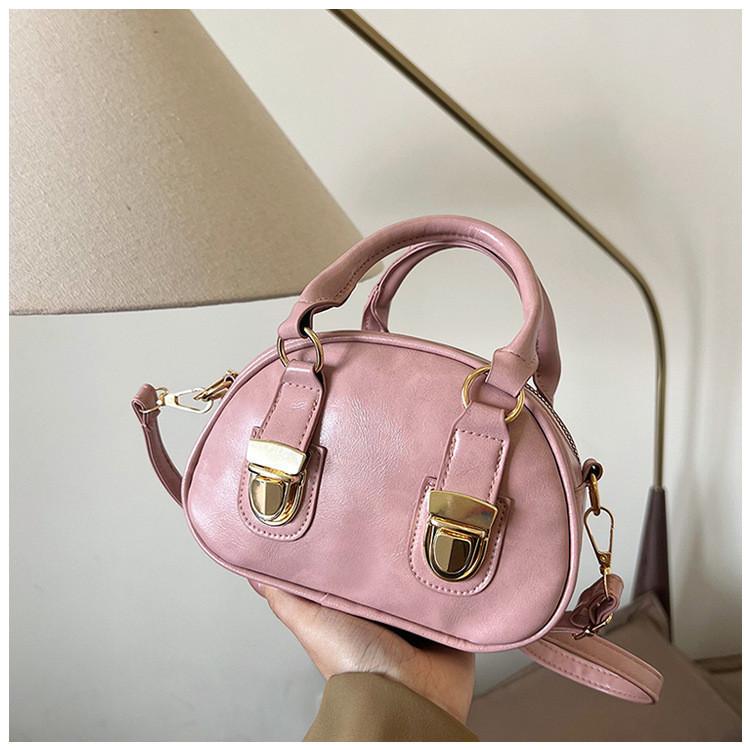 2024 New Arrival Chic Pu Shoulder Pillow Bag For Women Street Style