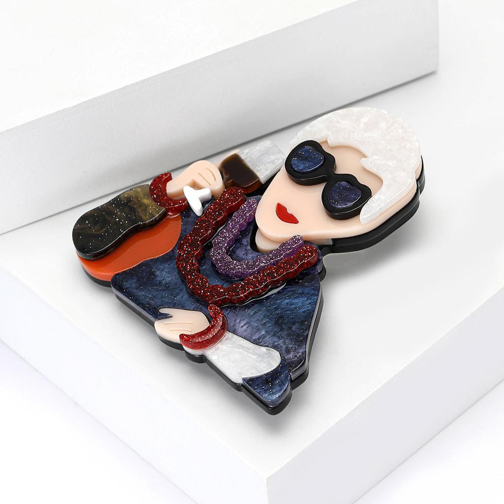 Design Fashion Acrylic Granny Brooch Personality Creative Women'S Suit Cardigan Corsage Accessories Pin