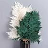 Decoração de casa – Flores e coroas artificiais