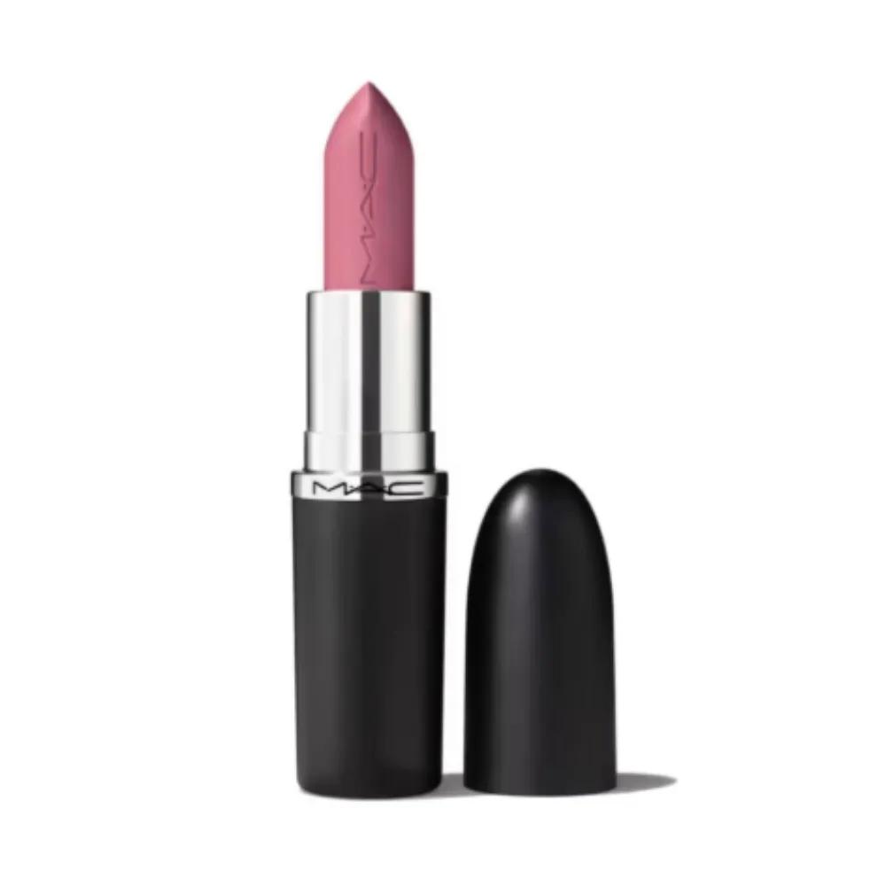 

MAC Maximal Slick Satin Lipstick Year-End Pink Peppermint