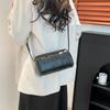 Retro pillow bag women's 2025 new fashion versatile cylinder messenger bag high-end casual shoulder armpit women's bag