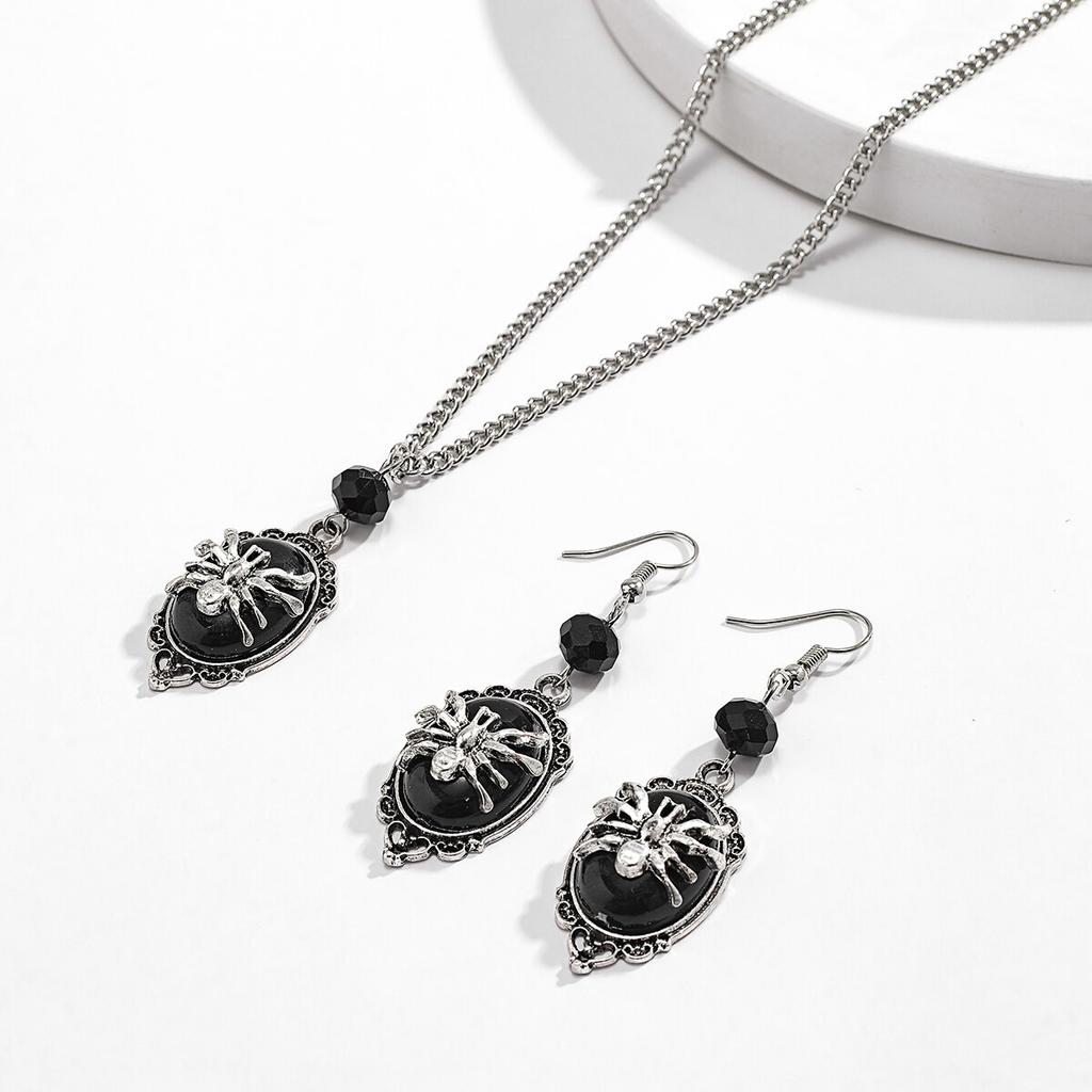 2Pcs Gothic Black Spider Pendant Choker Necklace Drop Earrings Women Vintage Adjustable Chain Halloween Accessories Jewelry Set