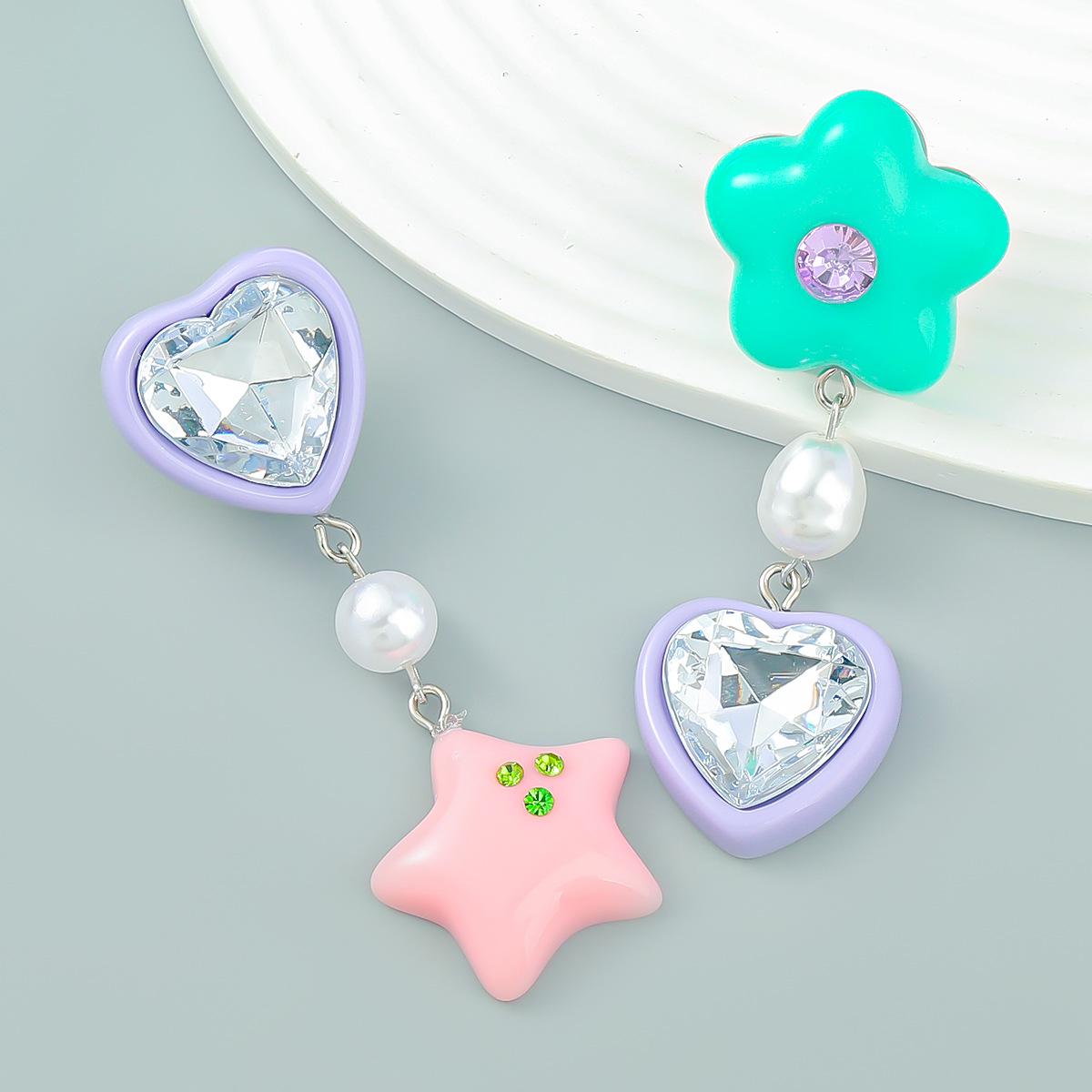 

Серьги из корейской смолы в форме сердца и звезды с геометрическим узором
