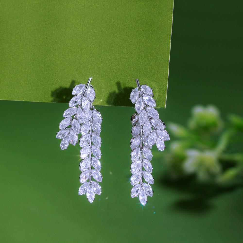 Leichter Luxus Handgefertigte Blätter Sind Smart Und Frisch, Tragen Super Feenhafte Ohrringe Vor Und Nach, Hochwertiges Design Zirkon Ohrringe.