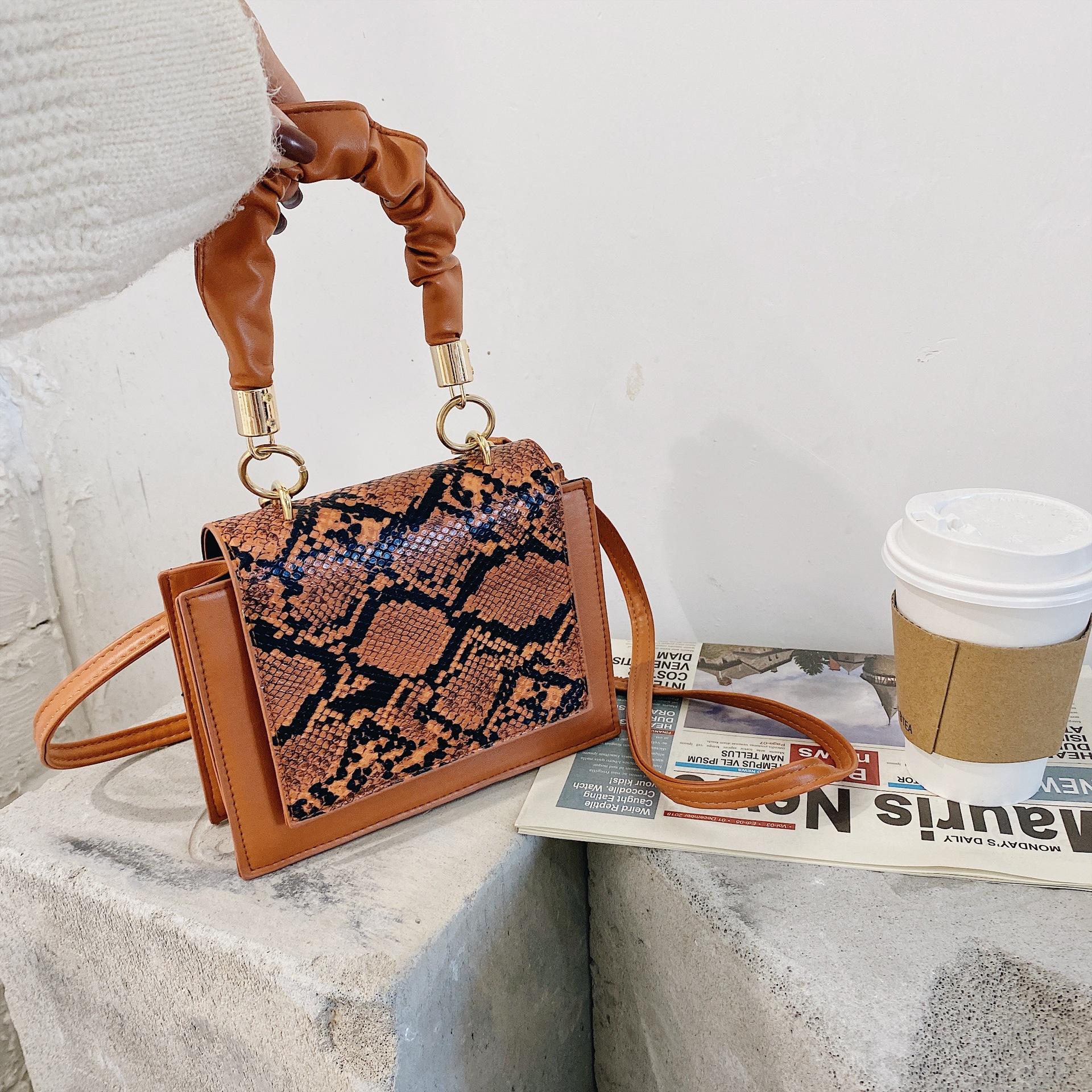 Сумка-мессенджер осенне-зимняя модная женская маленькая квадратная сумка на одно плечо 1266₽