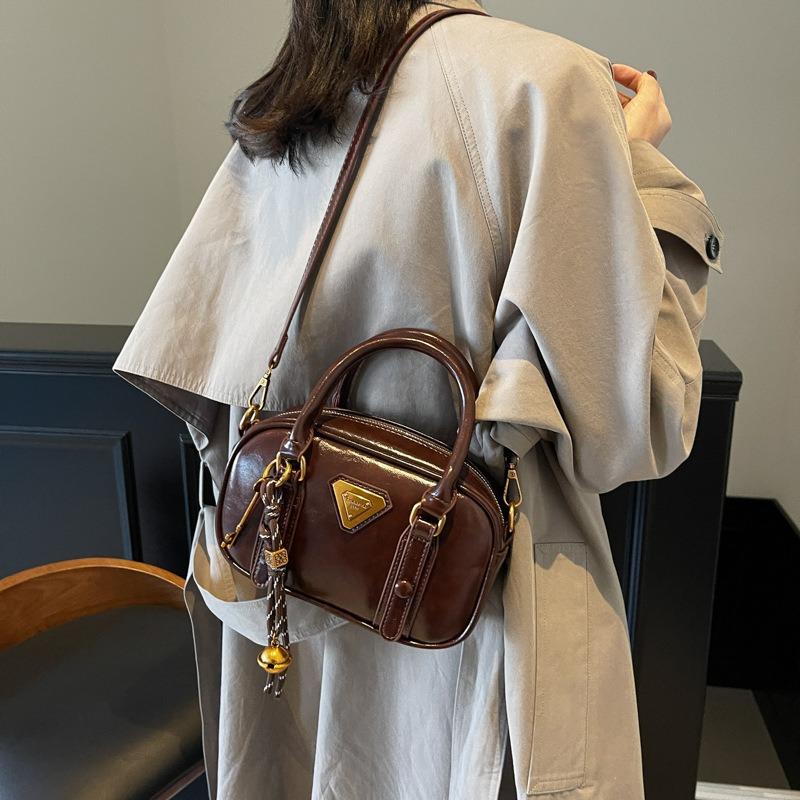 Small Bag Autumn and Winter New Women's Shoulder Crossbody Pillow Bag Versatile Commuter Small Bag
