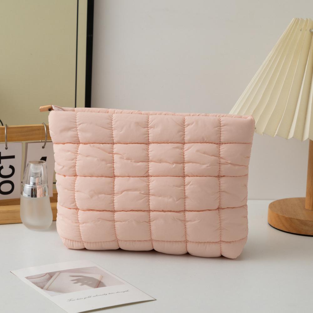 Trendy Women's Solid Color Pleated Makeup Clutch: Versatile, Fashionable, Stylish Plaid Bag